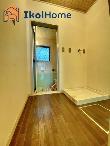 神戸市西区糀台　中古テラスハウスの洗面所|●年中無休：当日予約可●　畳２枚分の一般的な洗面室。追加で収納棚等を付けると大変便利です。