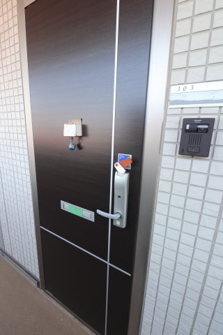 ベルミナールAの玄関
