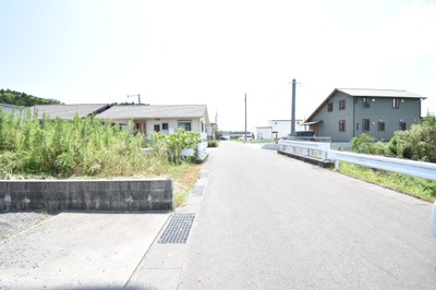 【前面道路含む現地写真】 | 鹿屋市下祓川町　中古戸建