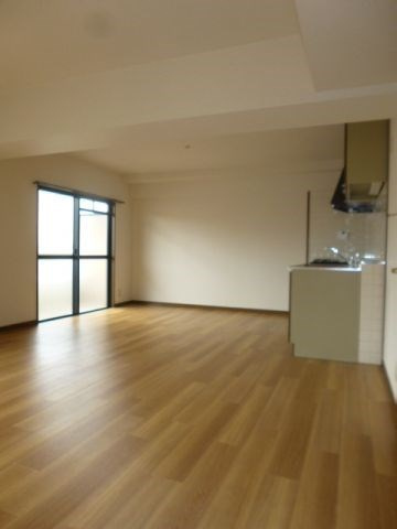 ウイング９５の居間・リビング