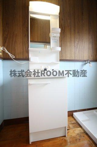 山野内貸家(2階建)の独立洗面台|独立洗面台で身支度をすべて済ませてしまいましょう