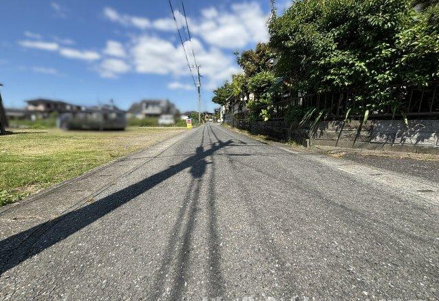 売土地　八代市植柳下町の前面道路含む現地写真