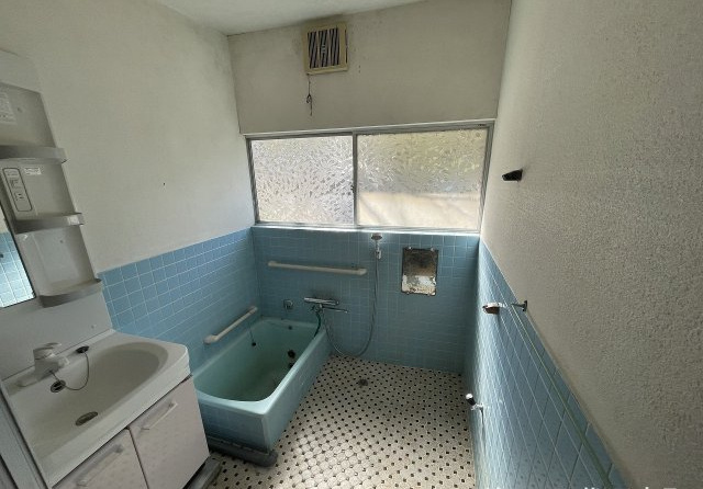 日奈久竹之内町　中古戸建の浴室