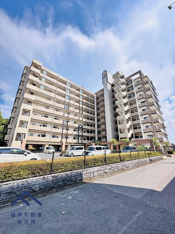 サンリヤン三国が丘の外観