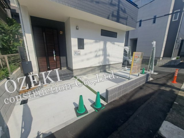 越谷市蒲生東町新築　耐震等級3のIDS工法の駐車場