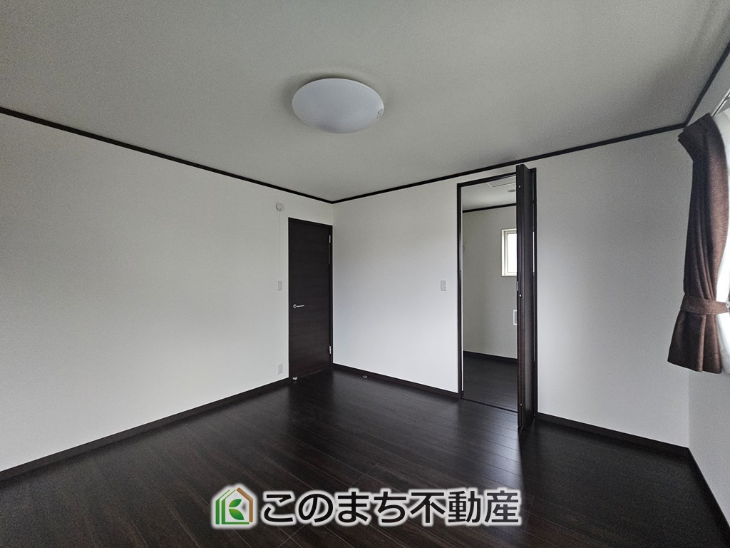 宇都宮市宝木本町　中古戸建の洋室|ゆったりと入れるフルオートバスはお子様との団らんバスタイムが楽しめます♪