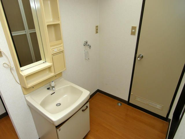 ネオコート狭山の洗面所