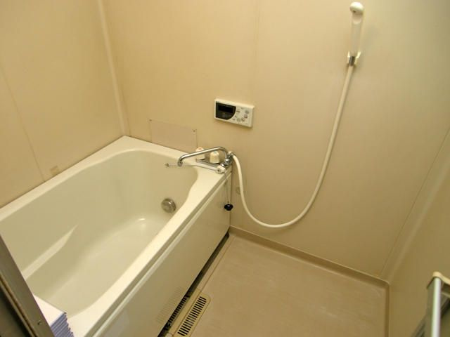 ネオコート狭山の浴室