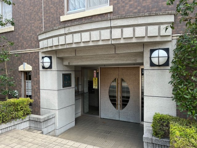 グランシティ大泉学園のエントランス
