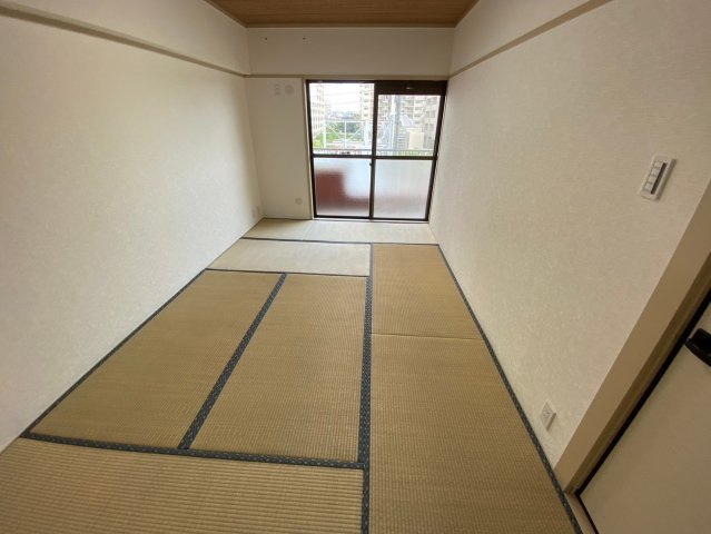 ライオンズマンション藤ヶ丘ガーデンの和室|ゆとりある7.5帖の和室