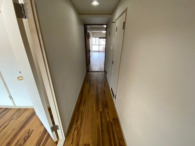 ライオンズマンション藤ヶ丘ガーデンのその他|各居室へ繋がる廊下部分。