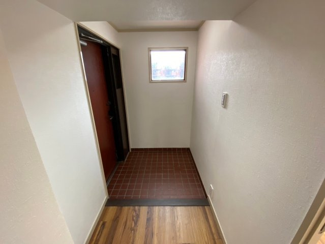 ライオンズマンション藤ヶ丘ガーデンの玄関|清潔感のある明るい玄関です♪