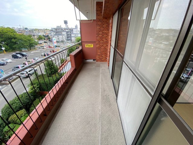 ライオンズマンション藤ヶ丘ガーデンのバルコニー|陽当り良好なバルコニーです♪洗濯物が良く乾きます。