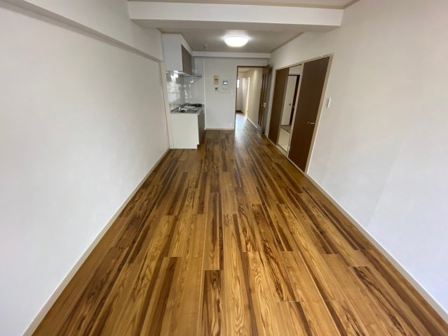 ライオンズマンション藤ヶ丘ガーデンの居間・リビング|13帖のリビングで家族との楽しい時間が過ごせそうですね♪