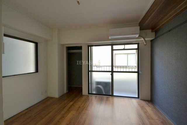 広島市中区白島中町の賃貸マンションの居間・リビング