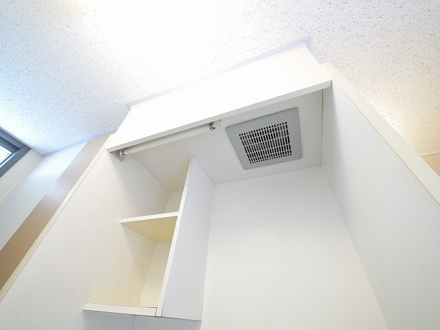 レオパレスルピナスのキッチン|コンパクトなキッチンで掃除もラクラク