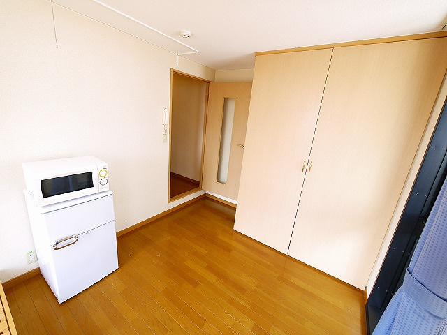 レオパレスルピナスのその他|明るい色調の室内です