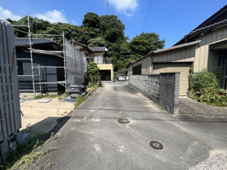 【前面道路含む現地写真】
