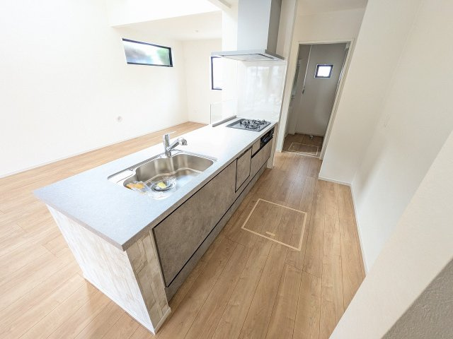 八王子市　横川町　新築一戸建て　５期のキッチン|～オシャレなオープンキッチン、使い勝手も良好です～