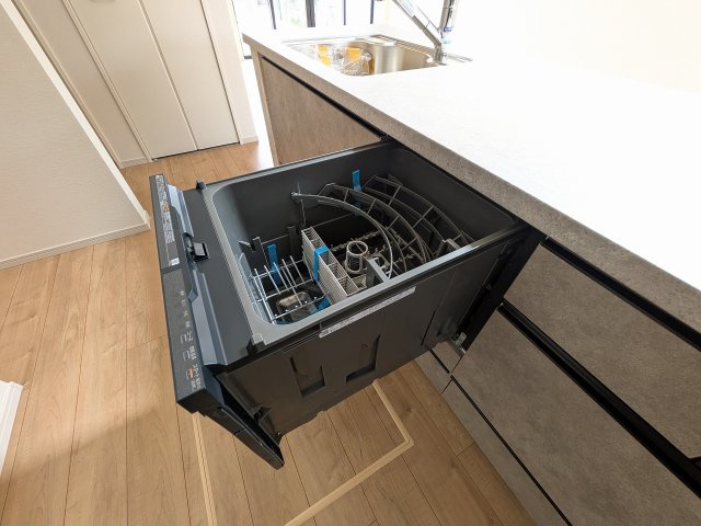 八王子市　横川町　新築一戸建て　５期のキッチン|～食洗機付き　食事後の食器洗いはお任せ、家族でゆっくりとくつろげます～