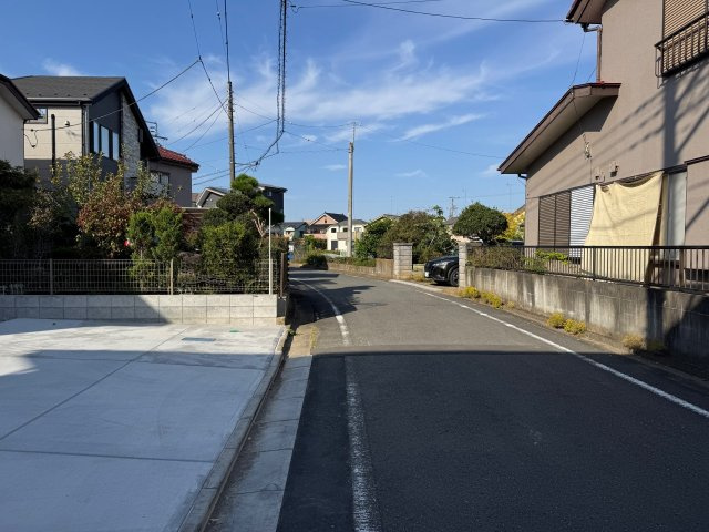 八王子市　横川町　新築一戸建て　５期の前面道路含む現地写真|～東側5ｍ道路に面しています～