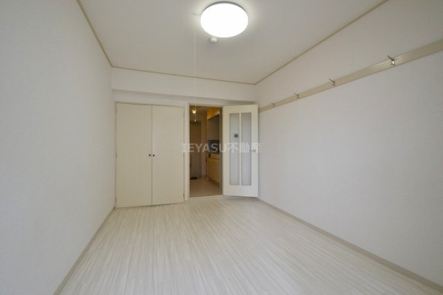 広島市西区打越町の賃貸マンションの居間・リビング