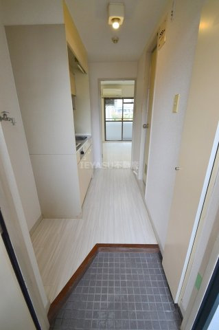 広島市西区打越町の賃貸マンションの玄関