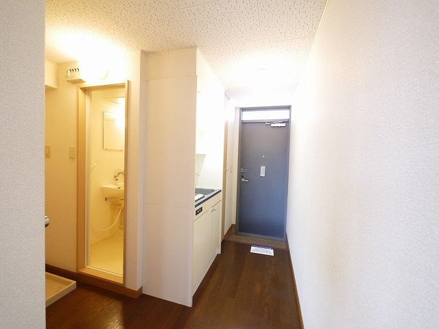 レオパレス大陽壱番館の玄関|ゆったりとした玄関です