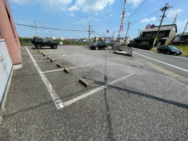 ウィートハウスの駐車場