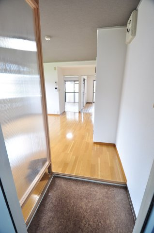 大阪市城東区関目３丁目の賃貸マンションの玄関