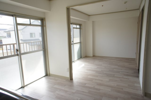 シャトレ北川の居間・リビング