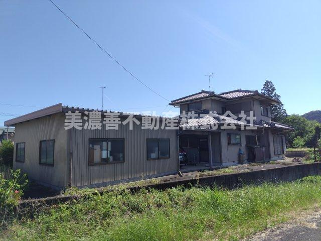 ６３３３４　山県市小倉中古戸建ての外観
