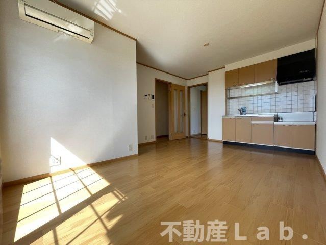 サニーレジデンスＡの居間・リビング