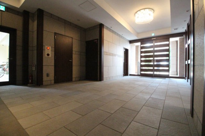 【エントランス】 | クローバー・グランデ昭和町 | マンションエントランス