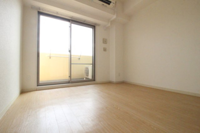 【居間・リビング】 | クローバー・グランデ昭和町 | 洋室