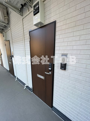 【その他】 | ハーモニーテラス上高井戸Ⅳ | スマホで玄関ドアの開・施錠のできるスマートロック※同物件別号室参考写真※