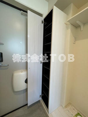 【その他】 | ハーモニーテラス上高井戸Ⅳ | 姿見付きシューズBOX※同物件別号室参考写真※