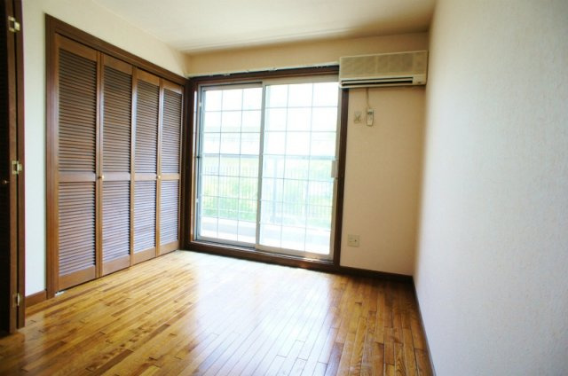 オークヒルズ【10,000円キャッシュバック対象物件】の洋室|ゆったりした洋室です