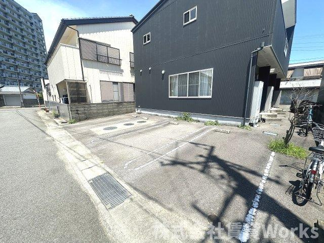 エクセルシオールの駐車場|駐車場があるので、車を買う予定の方も安心です