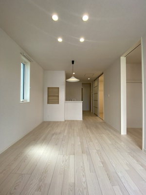 【居間・リビング】 | エスティー.グリーン【SHM】 | 最上階ワンフロアのお部屋です♪