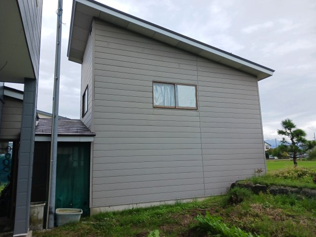 離れは2階建てでご趣味スペースと使えます。
