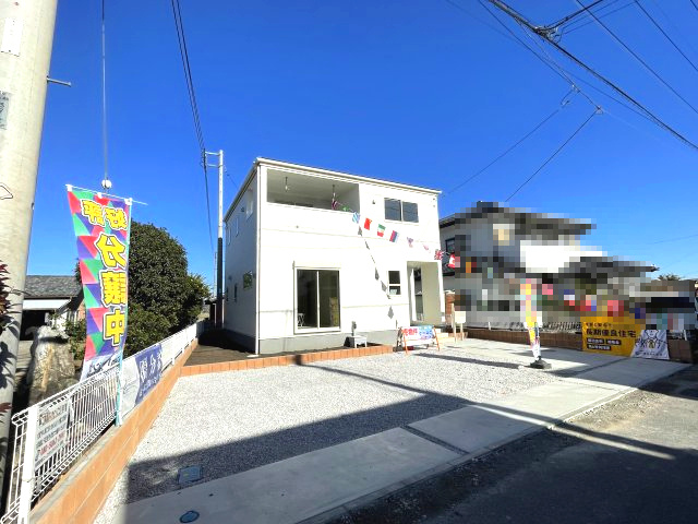 藤岡市小林第６（全1棟）1号棟の外観|ナチュラルで飽きの来ないデザインは流行に左右されない家の形です。外構も綺麗に仕上がっています(^▽^)/
