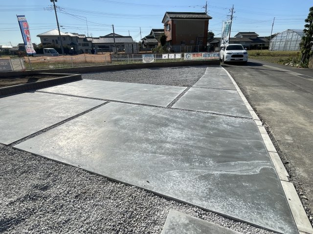 藤岡市岡之郷第4（全5棟）4号棟の駐車場|駐車場に車を止められます