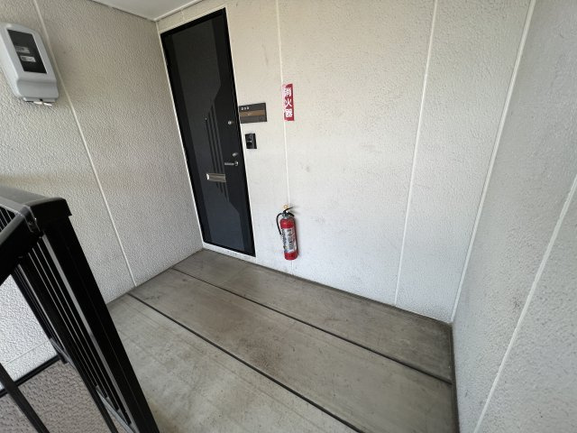 アイリス吉浜のエントランス|独立玄関ホールです