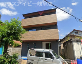 【外観パース】 | 岐阜市加納柳町3階建て新築建売限定1邸！長期優良住宅・耐震等級3を取得した安心安全住宅！お車2台可能 | 岐阜市加納柳町3階建て新築建売限定1邸！長期優良住宅・耐震等級3を取得した安心安全住宅！お車2台可能！