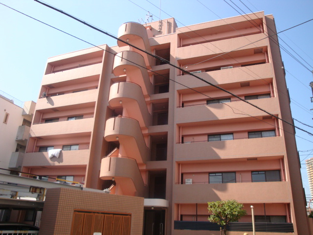 アンソレイエ逆瀬川の外観