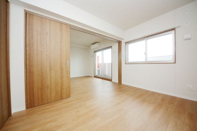 エスティヒルズの洋室