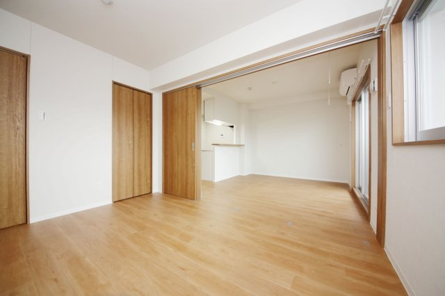 エスティヒルズの洋室