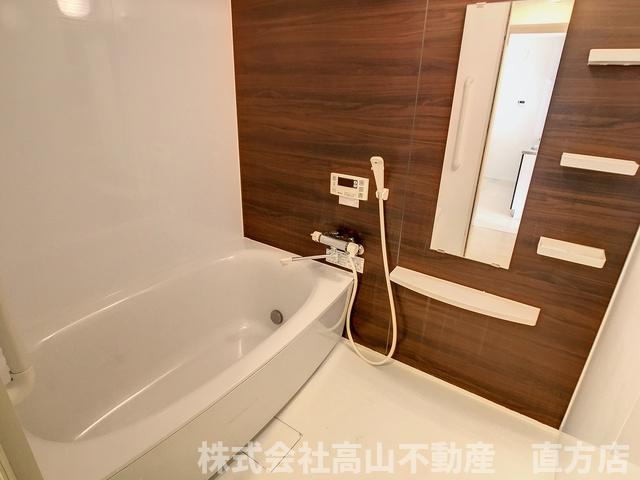 直方市須崎町の賃貸マンションの浴室