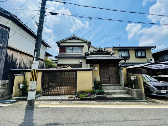 醍醐御陵西裏町|土地ゆったり５１坪！
ゆとりのあるおうちなのでご家族の人数が多いご家庭などにもぴったりです♪